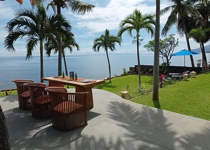 Absolute Beachfront Private Sleeps 6 With Infinity Pool On 1200m2 Of Tropical Land Villa Tulamben
