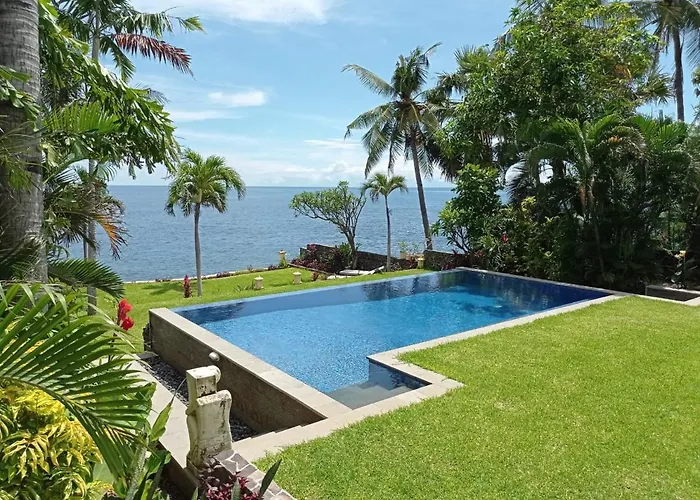 Villa Absolute Beachfront Private Sleeps 6 With Infinity Pool On 1200m2 Of Tropical Land Tulamben