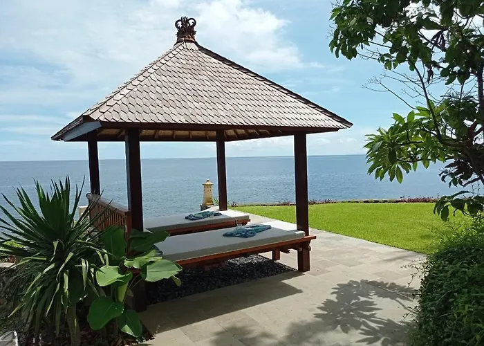 Villa Absolute Beachfront Private Sleeps 6 With Infinity Pool On 1200m2 Of Tropical Land Tulamben