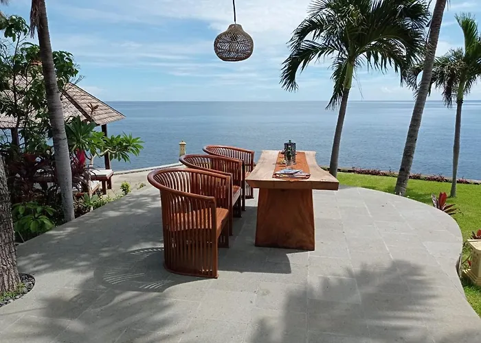 Absolute Beachfront Private Sleeps 6 With Infinity Pool On 1200m2 Of Tropical Land Tulamben