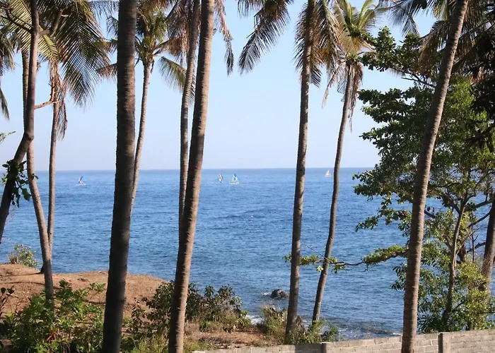Absolute Beachfront Private Sleeps 6 With Infinity Pool On 1200m2 Of Tropical Land Villa *