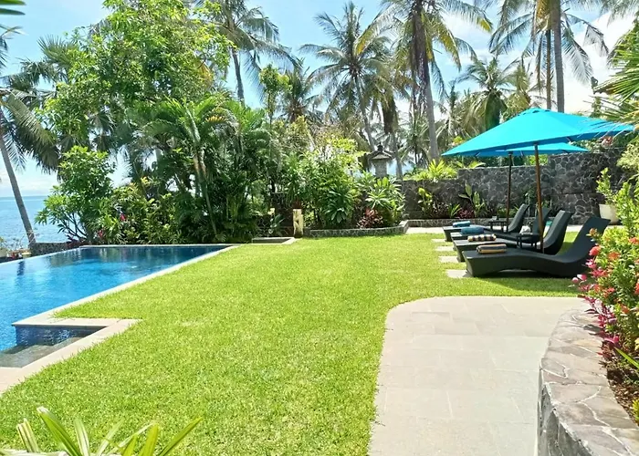 Absolute Beachfront Private Sleeps 6 With Infinity Pool On 1200m2 Of Tropical Land Villa