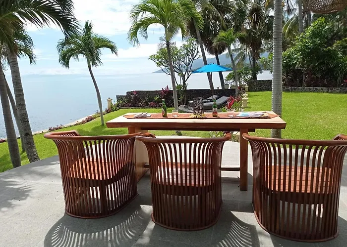 Absolute Beachfront Private Sleeps 6 With Infinity Pool On 1200m2 Of Tropical Land * Tulamben