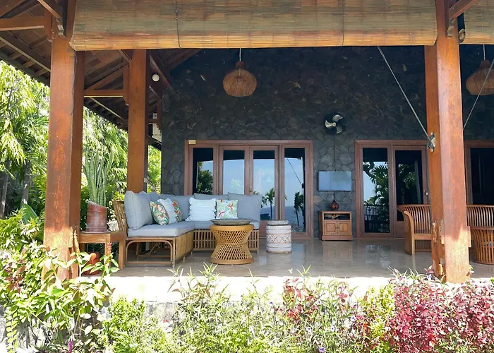 Villa Absolute Beachfront Private Sleeps 6 With Infinity Pool On 1200m2 Of Tropical Land Tulamben