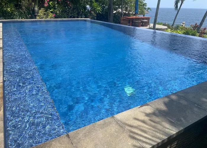Absolute Beachfront Private Sleeps 6 With Infinity Pool On 1200m2 Of Tropical Land *